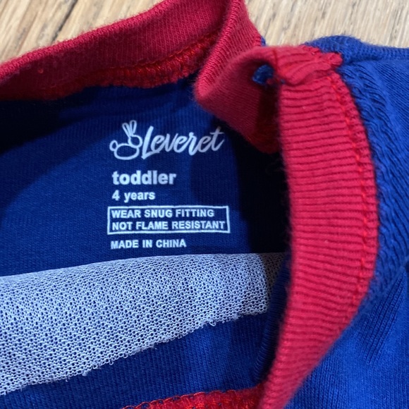 Levert sz 4 boys pajama set trucks red and blue - Picture 2 of 2